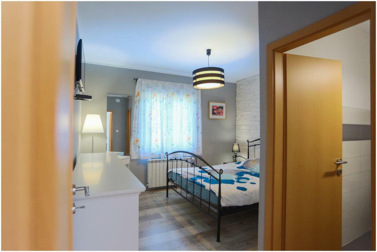 House Mellifera 호텔 Razvode 외부 사진